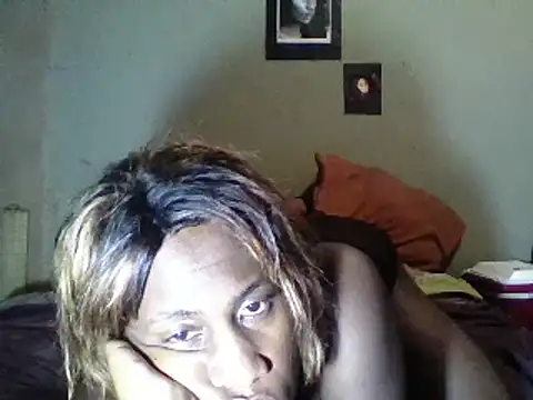 Snapshot of Moorella1 chatting on 02-25-25, 07:47 Moorella1 online show from 02-25-25, 07:47