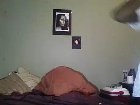 Snapshot of Moorella1 chatting on 02-28-25, 10:06 Moorella1 online show from 02-28-25, 10:06