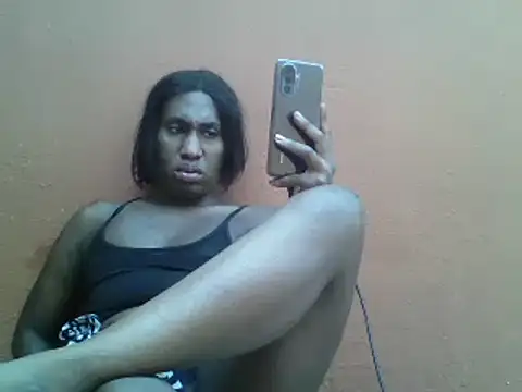 Snapshot of Moorella1 chatting on 03-05-25, 11:38 Moorella1 online show from 03-05-25, 11:38