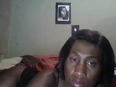 Snapshot of Moorella1 chatting on 03-09-25, 03:32 Moorella1 online show from 03-09-25, 03:32
