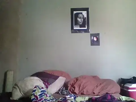 Snapshot of Moorella1 chatting on 03-09-25, 10:41 Moorella1 online show from 03-09-25, 10:41