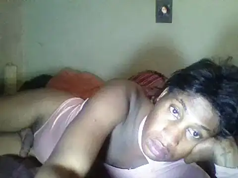 Snapshot of Moorella1 chatting on 03-18-25, 05:41 Moorella1 online show from 03-18-25, 05:41