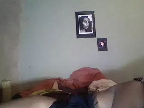 Snapshot of Moorella1 chatting on 03-19-25, 06:03 Moorella1 online show from 03-19-25, 06:03