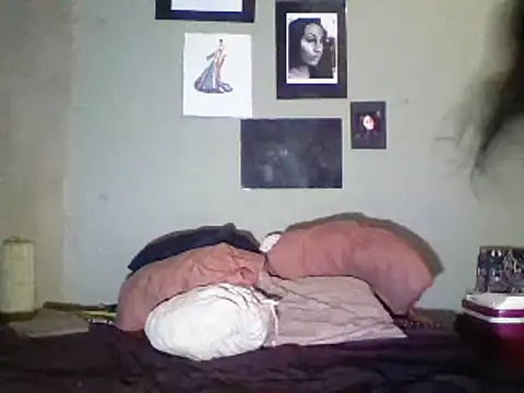 Snapshot of Moorella1 chatting on 03-20-25, 07:57 Moorella1 online show from 03-20-25, 07:57