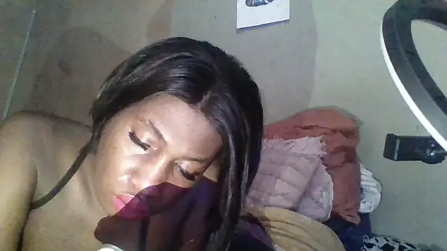 Snapshot of Moorella1 chatting on 09-22-25, 06:59 Moorella1 online show from 09-22-25, 06:59