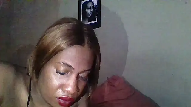 Snapshot of Moorella1 chatting on 09-27-25, 08:52 Moorella1 online show from 09-27-25, 08:52