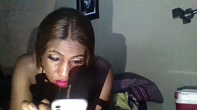 Snapshot of Moorella1 chatting on 10-01-25, 06:47 Moorella1 online show from 10-01-25, 06:47