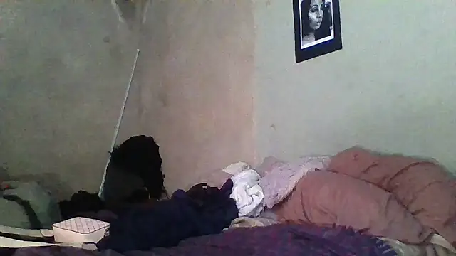 Snapshot of Moorella1 chatting on 10-13-25, 07:19 Moorella1 online show from 10-13-25, 07:19