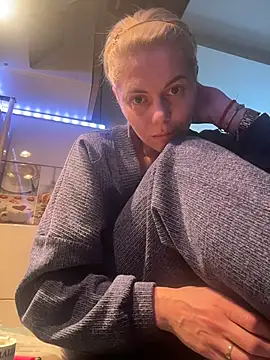 tanyagrey online show from 03-18-26, 06:49