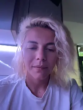 Snapshot of tanyagrey chatting on 06-18-26, 06:02 tanyagrey online show from 06-18-26, 06:02