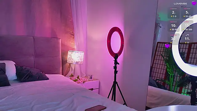 Mia  Peach online show from 01-16-25, 09:30