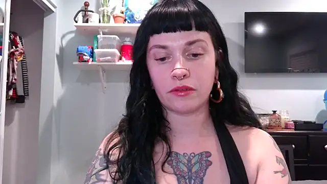 Snapshot of Marcelinegoddess chatting on 01-16-25, 04:07 Marcelinegoddess online show from 01-16-25, 04:07
