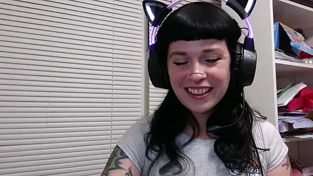 Snapshot of Marcelinegoddess chatting on 02-02-25, 05:53 Marcelinegoddess online show from 02-02-25, 05:53