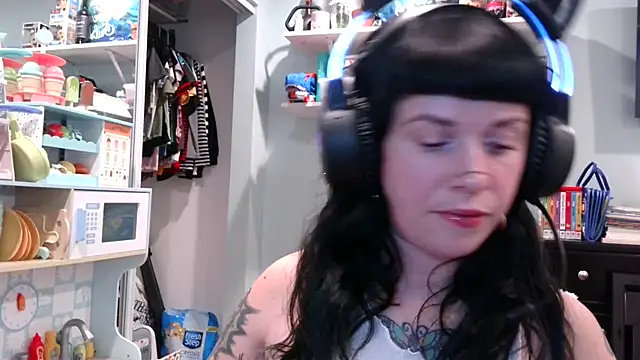 Snapshot of Marcelinegoddess chatting on 02-05-25, 04:16 Marcelinegoddess online show from 02-05-25, 04:16