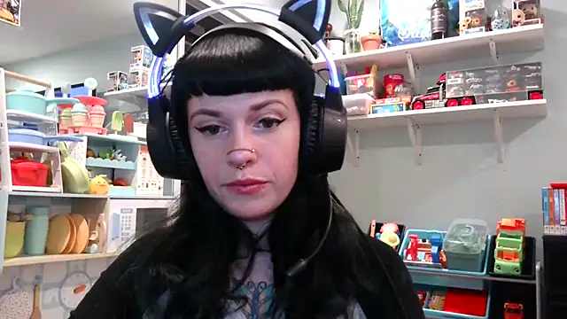 Snapshot of Marcelinegoddess chatting on 02-14-25, 03:33 Marcelinegoddess online show from 02-14-25, 03:33