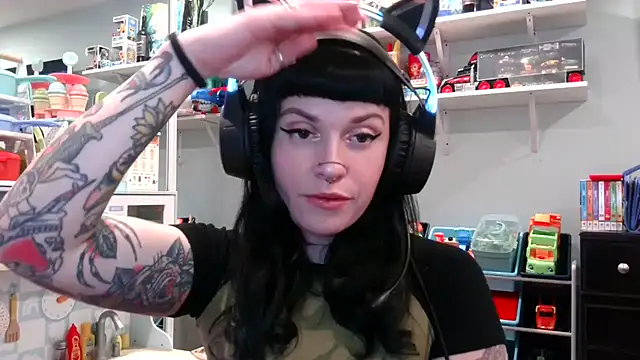 Snapshot of Marcelinegoddess chatting on 02-15-25, 05:19 Marcelinegoddess online show from 02-15-25, 05:19