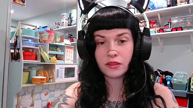 Snapshot of Marcelinegoddess chatting on 02-17-25, 03:58 Marcelinegoddess online show from 02-17-25, 03:58