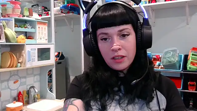 Snapshot of Marcelinegoddess chatting on 02-19-25, 05:49 Marcelinegoddess online show from 02-19-25, 05:49