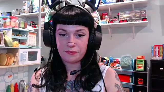 Snapshot of Marcelinegoddess chatting on 02-26-25, 03:21 Marcelinegoddess online show from 02-26-25, 03:21