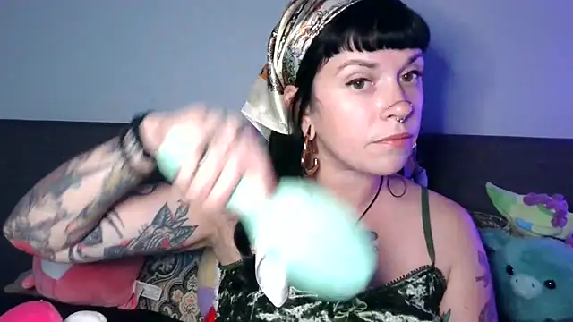 Snapshot of Marcelinegoddess chatting on 09-30-25, 04:28 Marcelinegoddess online show from 09-30-25, 04:28