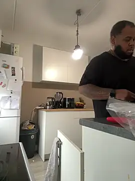 JhonnaFrrr online show from 12-18-24, 12:18