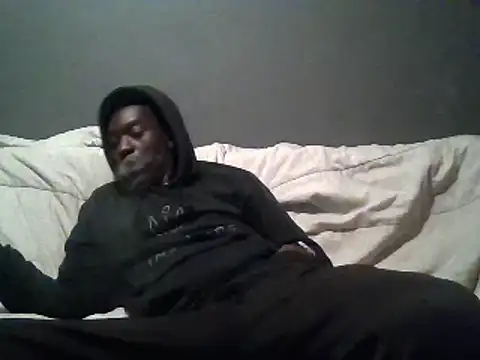 Snapshot of SmallGoodNutts chatting on 02-06-25, 12:11 SmallGoodNutts online show from 02-06-25, 12:11