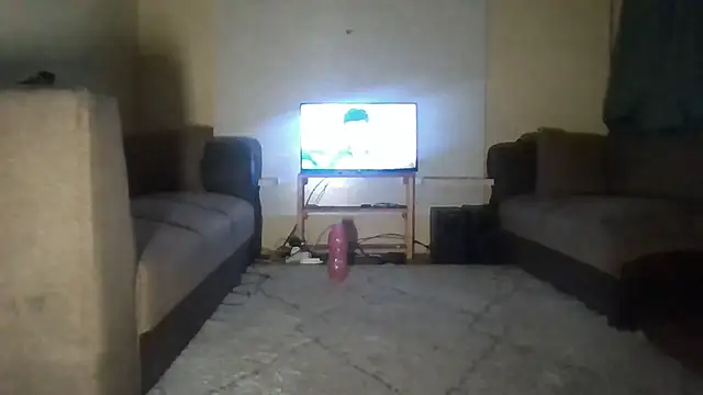 Snapshot of SmallGoodNutts chatting on 09-11-25, 04:23 SmallGoodNutts online show from 09-11-25, 04:23