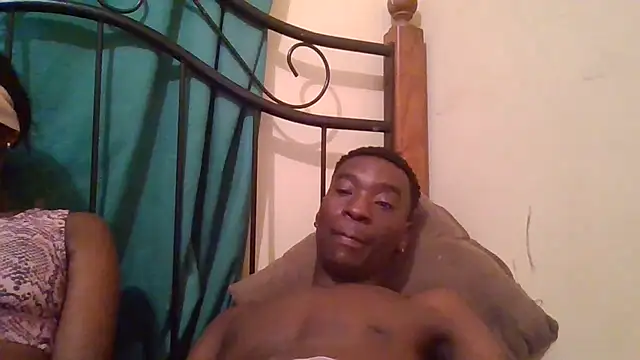 Snapshot of SmallGoodNutts chatting on 11-06-25, 05:30 SmallGoodNutts online show from 11-06-25, 05:30