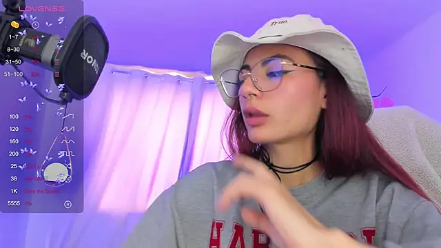 Snapshot of sophiecherry_ chatting on 12-14-24, 09:02 sophiecherry online show from 12-14-24, 09:02