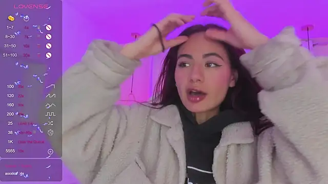 Snapshot of sophiecherry_ chatting on 12-30-24, 08:47 sophiecherry online show from 12-30-24, 08:47