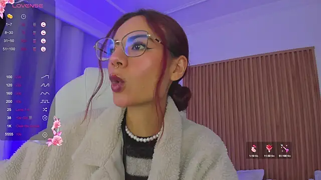 Snapshot of sophiecherry_ chatting on 02-12-25, 07:13 sophiecherry online show from 02-12-25, 07:13