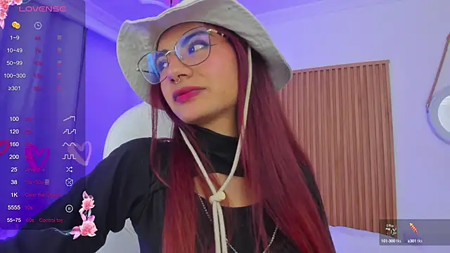 Snapshot of sophiecherry_ chatting on 03-08-25, 05:38 sophiecherry online show from 03-08-25, 05:38