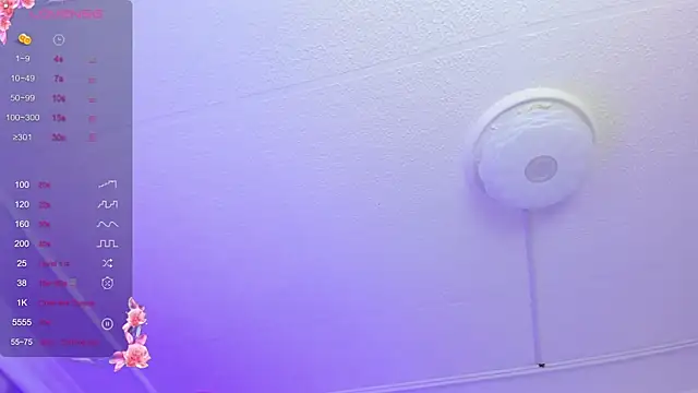 Snapshot of sophiecherry_ chatting on 03-08-25, 08:44 sophiecherry online show from 03-08-25, 08:44