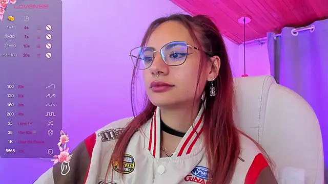 Snapshot of sophiecherry_ chatting on 03-14-25, 12:51 sophiecherry online show from 03-14-25, 12:51