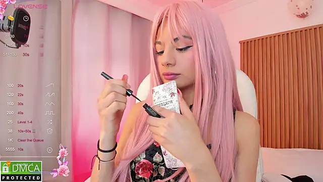 Snapshot of sophiecherry_ chatting on 10-16-25, 09:05 sophiecherry online show from 10-16-25, 09:05