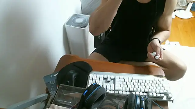 Snapshot of Stellan_0412 chatting on 02-15-26, 11:19 Stellan 0412 online show from 02-15-26, 11:19