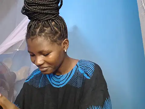 Snapshot of TrishaKalid chatting on 11-12-25, 09:32 TrishaKalid online show from 11-12-25, 09:32