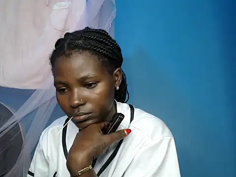 Snapshot of TrishaKalid chatting on 11-18-25, 08:02 TrishaKalid online show from 11-18-25, 08:02