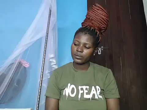 Snapshot of TrishaKalid chatting on 12-15-25, 07:29 TrishaKalid online show from 12-15-25, 07:29