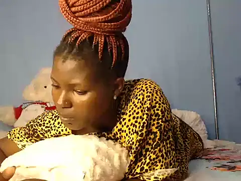 Snapshot of TrishaKalid chatting on 12-18-25, 09:10 TrishaKalid online show from 12-18-25, 09:10