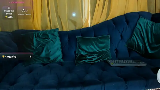 Snapshot of dante_fox_ chatting on 02-23-25, 04:28 dante fox online show from 02-23-25, 04:28