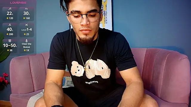 Snapshot of dante_fox_ chatting on 03-22-25, 10:37 dante fox online show from 03-22-25, 10:37