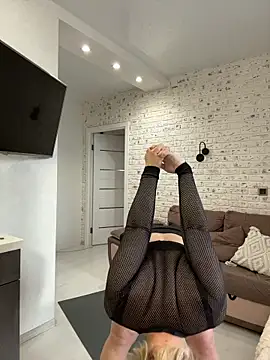 Charming Daphny online show from 11-15-25, 06:33