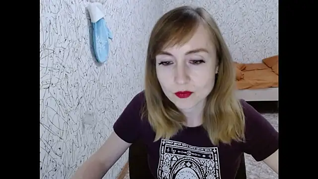 Snapshot of Athena_Richards chatting on 07-17-26, 04:45 Athena Richards online show from 07-17-26, 04:45