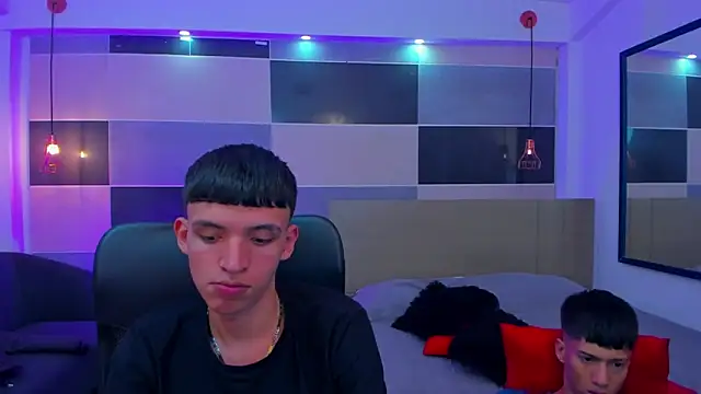 Snapshot of Juan_Nd_Steven chatting on 03-01-25, 11:06 Juan Nd Steven online show from 03-01-25, 11:06