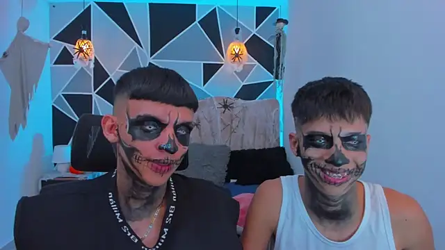 Snapshot of Juan_Nd_Steven chatting on 10-31-25, 07:15 Juan Nd Steven online show from 10-31-25, 07:15