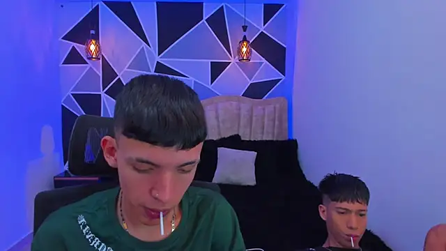 Snapshot of Juan_Nd_Steven chatting on 11-19-25, 04:12 Juan Nd Steven online show from 11-19-25, 04:12