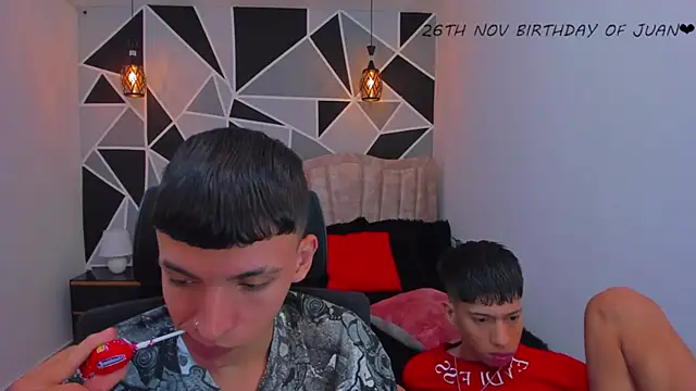 Snapshot of Juan_Nd_Steven chatting on 11-20-25, 02:56 Juan Nd Steven online show from 11-20-25, 02:56