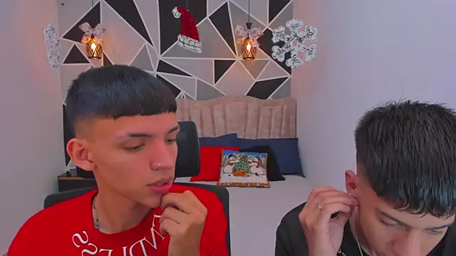 Snapshot of Juan_Nd_Steven chatting on 12-16-25, 04:28 Juan Nd Steven online show from 12-16-25, 04:28