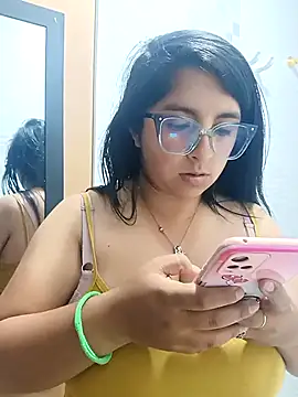 Snapshot of _Angelinaandrade_ chatting on 09-25-25, 01:09 Angelinaandrade online show from 09-25-25, 01:09